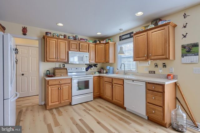 575 RED RUN RD, East Earl, PA 17519