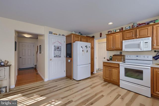 575 RED RUN RD, East Earl, PA 17519