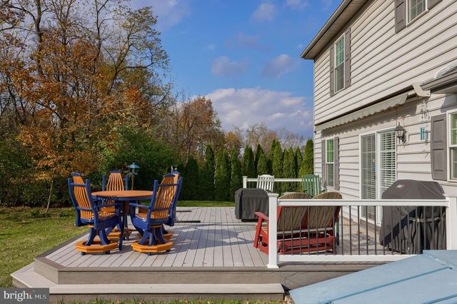 575 RED RUN RD, East Earl, PA 17519