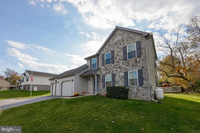 575 RED RUN RD, East Earl, PA 17519