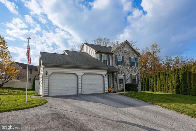 575 RED RUN RD, East Earl, PA 17519