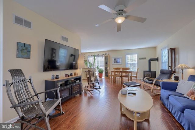 575 RED RUN RD, East Earl, PA 17519