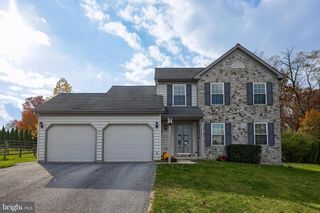 575 RED RUN RD, East Earl, PA 17519