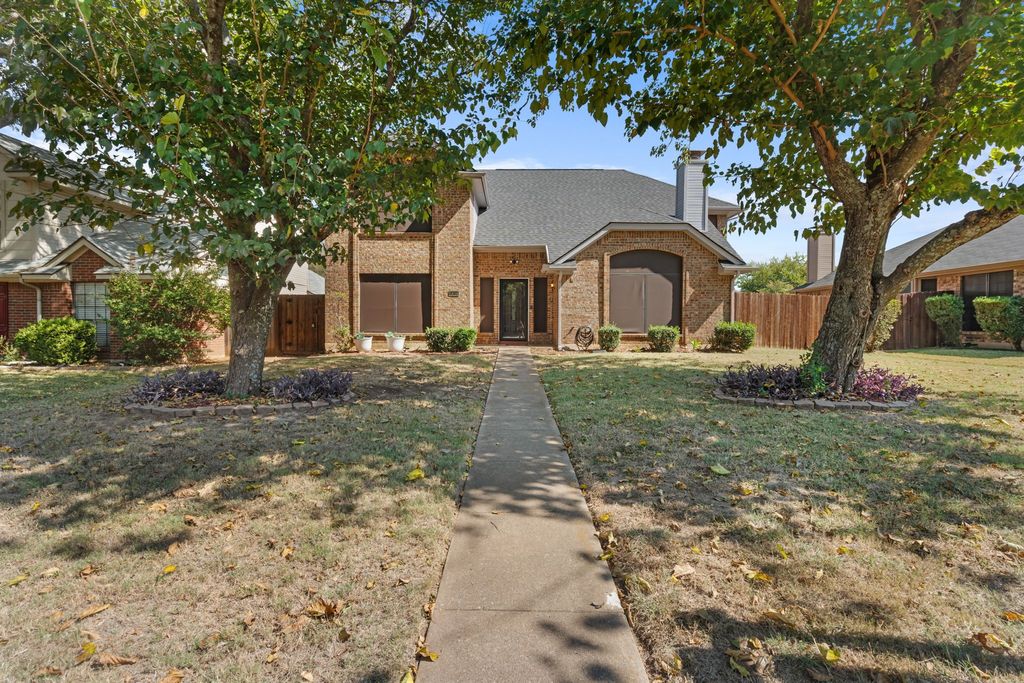 1414 Straus Road, Cedar Hill, TX 75104