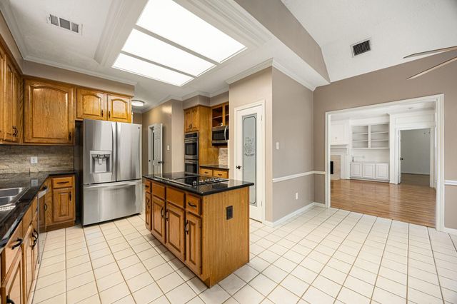 3614 Valley Chase Drive, Kingwood, TX 77345