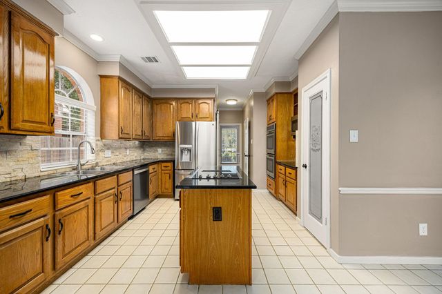 3614 Valley Chase Drive, Kingwood, TX 77345