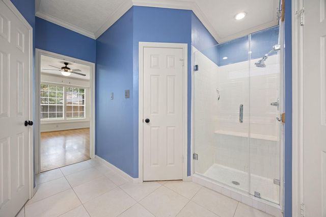 3614 Valley Chase Drive, Kingwood, TX 77345