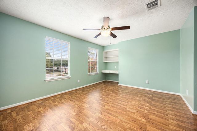 3614 Valley Chase Drive, Kingwood, TX 77345