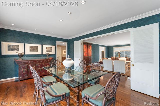 919 W Glengarry Circle, Bloomfield Hills, MI 48301
