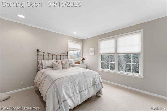 919 W Glengarry Circle, Bloomfield Hills, MI 48301