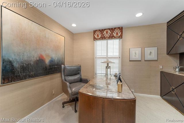 919 W Glengarry Circle, Bloomfield Hills, MI 48301