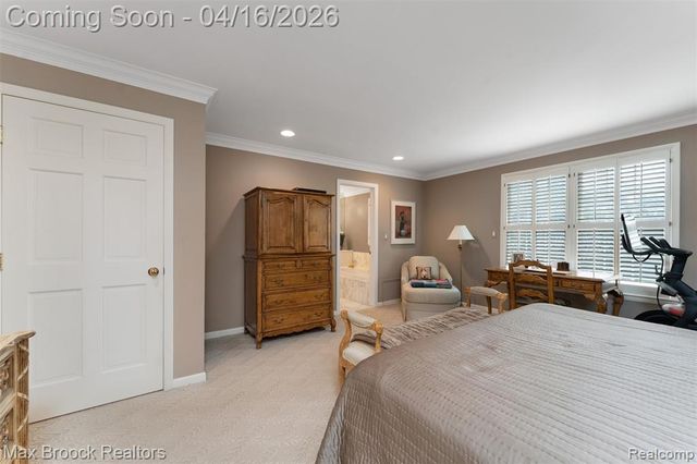 919 W Glengarry Circle, Bloomfield Hills, MI 48301