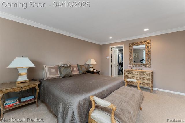 919 W Glengarry Circle, Bloomfield Hills, MI 48301