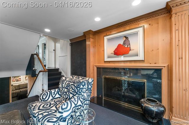 919 W Glengarry Circle, Bloomfield Hills, MI 48301