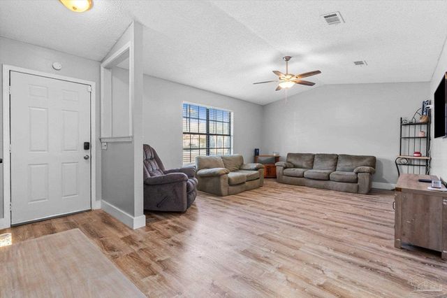 10663 Silver Creek Dr, Pensacola, FL 32506