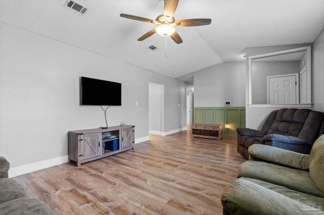 10663 Silver Creek Dr, Pensacola, FL 32506