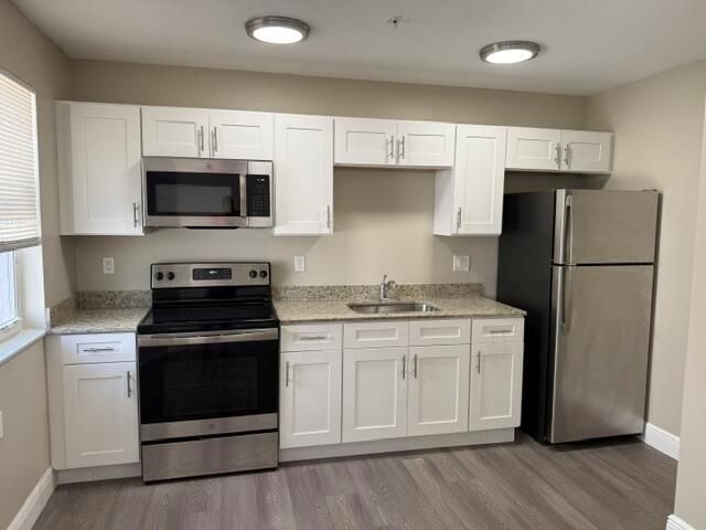 4393 Windsor Avenue 21, West Palm Beach, FL 33407