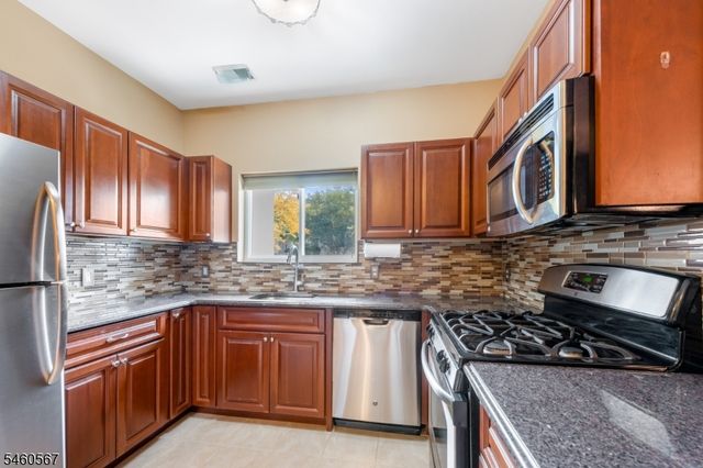 1008 Brittany 1008, Wayne Twp., NJ 07470
