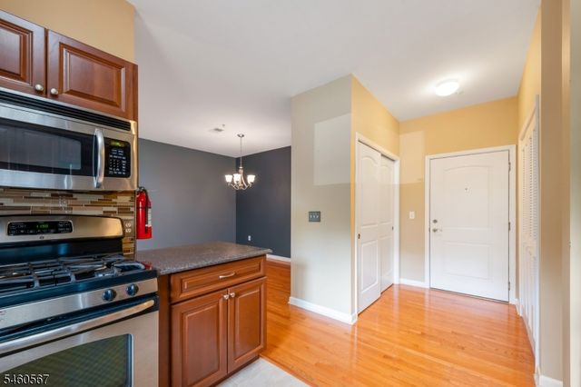 1008 Brittany 1008, Wayne Twp., NJ 07470
