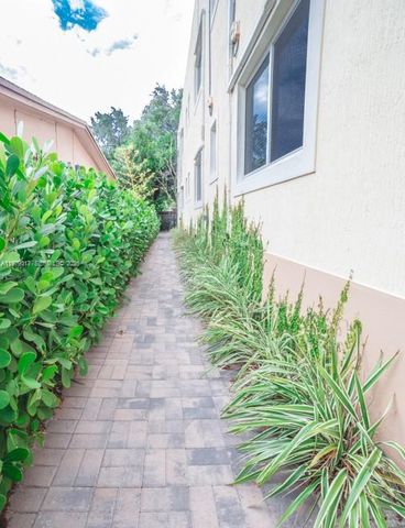 53 NE 49th St 7, Miami, FL 33137