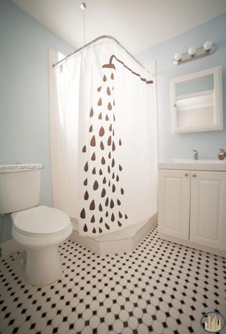 53 NE 49th St 7, Miami, FL 33137