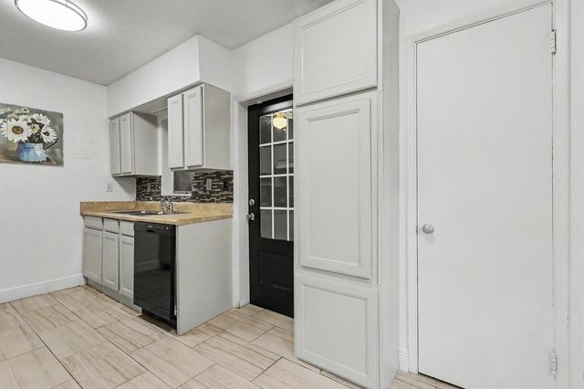 604 NE 14th Place, Fort Lauderdale, FL 33304