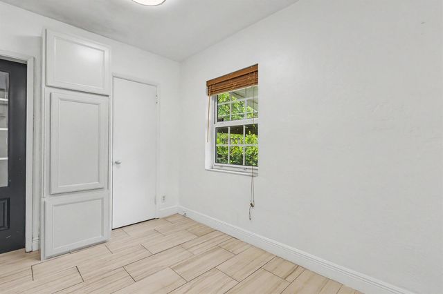 604 NE 14th Place, Fort Lauderdale, FL 33304