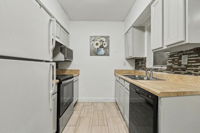 604 NE 14th Place, Fort Lauderdale, FL 33304