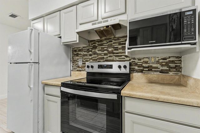 604 NE 14th Place, Fort Lauderdale, FL 33304