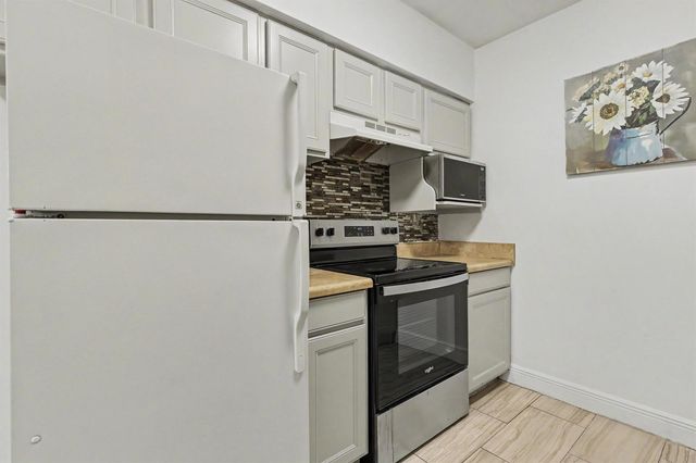 604 NE 14th Place, Fort Lauderdale, FL 33304