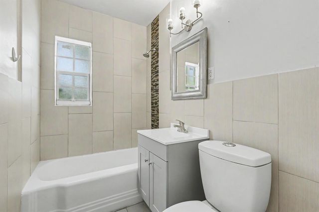 604 NE 14th Place, Fort Lauderdale, FL 33304