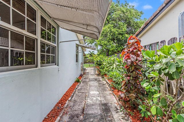 604 NE 14th Place, Fort Lauderdale, FL 33304
