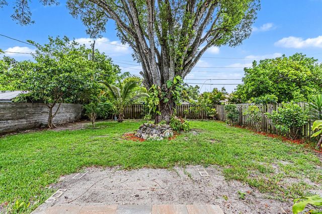 604 NE 14th Place, Fort Lauderdale, FL 33304