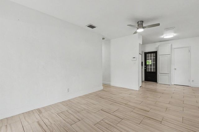604 NE 14th Place, Fort Lauderdale, FL 33304