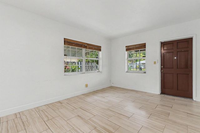 604 NE 14th Place, Fort Lauderdale, FL 33304
