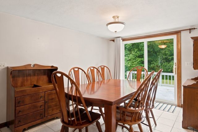 18 Gifford Rd, Westport, MA 02790