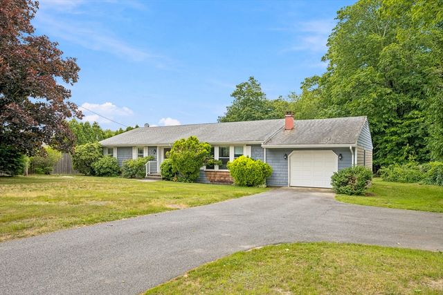 18 Gifford Rd, Westport, MA 02790