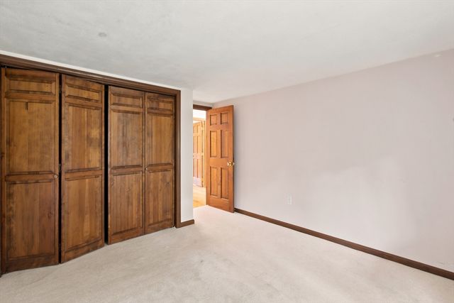 18 Gifford Rd, Westport, MA 02790