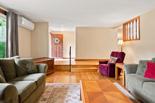 18 Gifford Rd, Westport, MA 02790