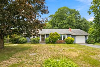 18 Gifford Rd, Westport, MA 02790