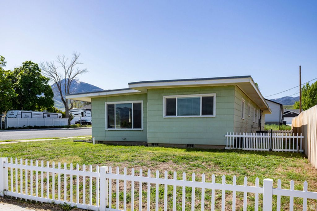 395 N 1ST ST, Tooele, UT 84074