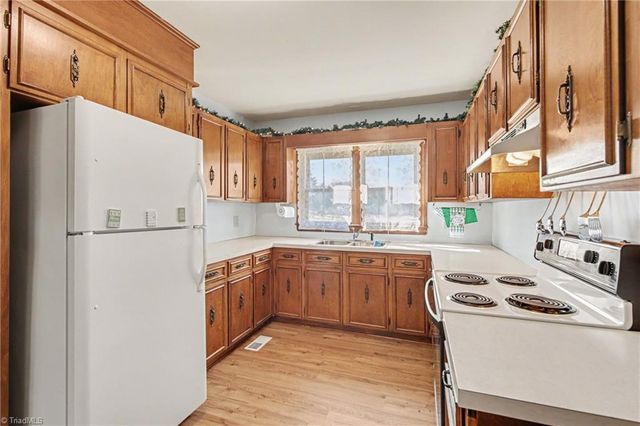 365 North Road, Thomasville, NC 27360