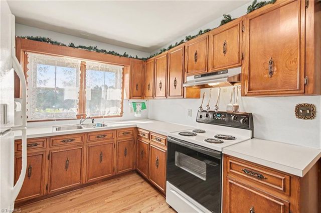 365 North Road, Thomasville, NC 27360