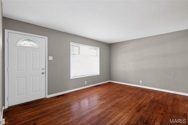 1927 Hudson Road, St Louis, MO 63136