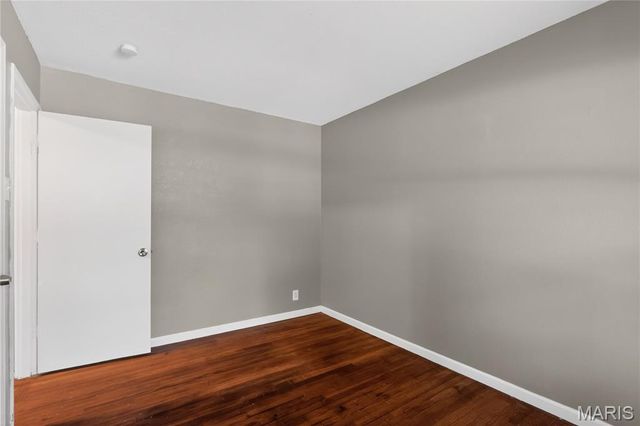 1927 Hudson Road, St Louis, MO 63136
