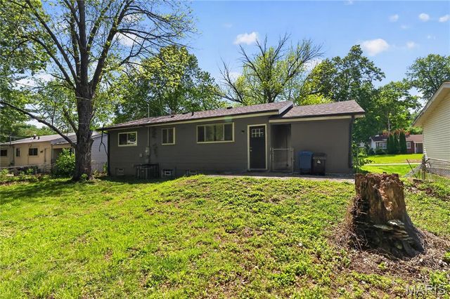 1927 Hudson Road, St Louis, MO 63136
