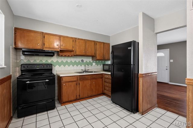 1927 Hudson Road, St Louis, MO 63136