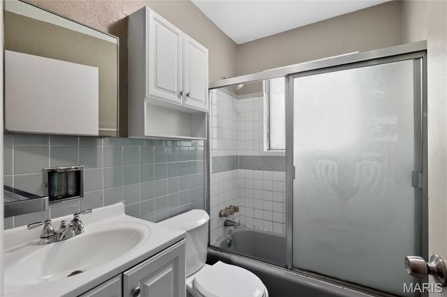 1927 Hudson Road, St Louis, MO 63136