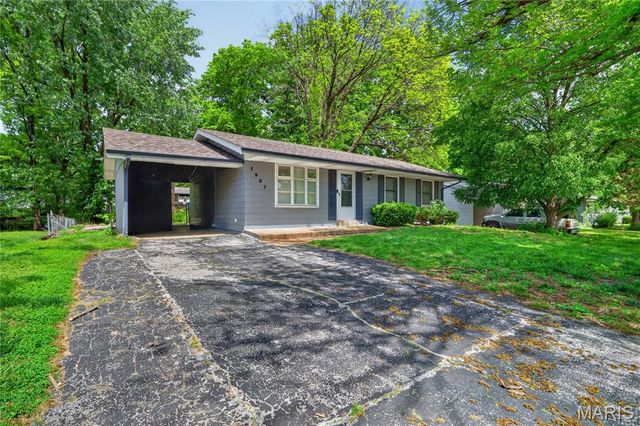 1927 Hudson Road, St Louis, MO 63136