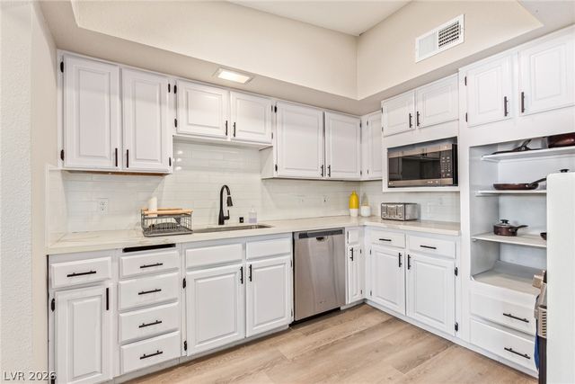 1028 Nassau Drive, Las Vegas, NV 89108